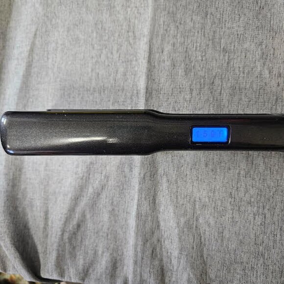 CHI G2 2nd Generation Black 1" Ceramic And Titanium Infused Hairstyling Iron - Picture 9 of 9